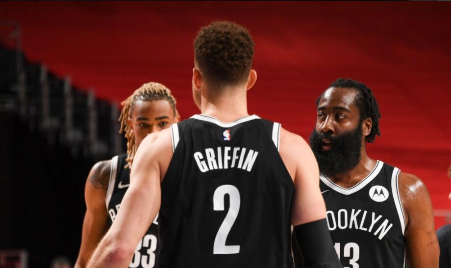 哈登成NBA近41年首人！轰44＋14＋8引热议：他能拿MVP吗
