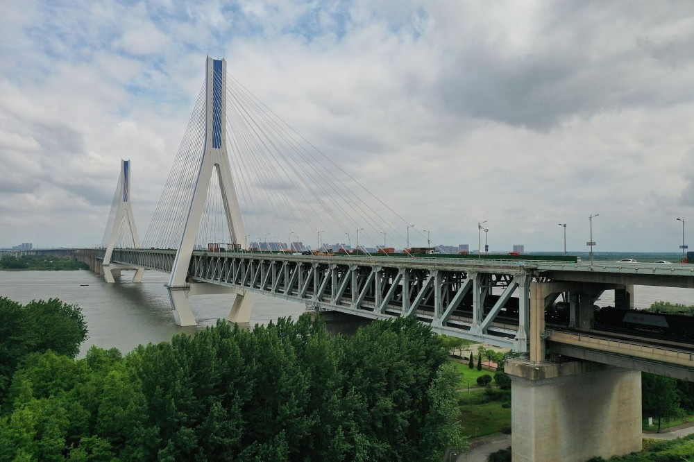 天兴洲长江大桥.