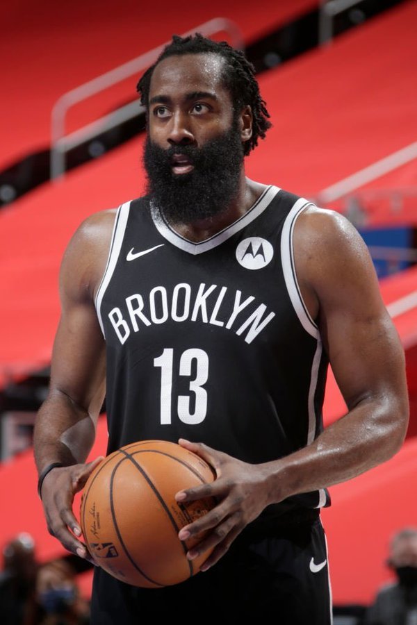 哈登爆砍44分14篮板8助攻,格里芬17分,篮网险胜活塞