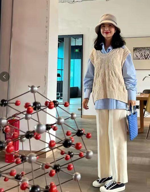 当然,从她最近的生活分享中也足以看出,董花花如今