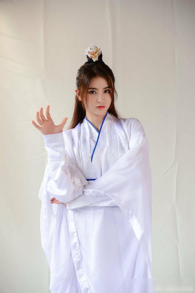 此事真假有待核实,但是金子涵出演《朱颜》是真的,就连定妆照也已经