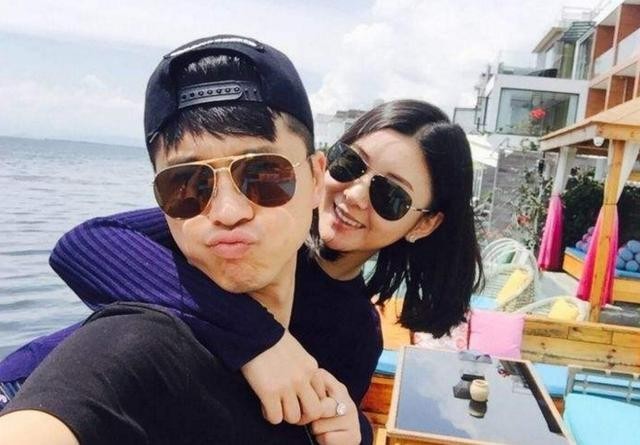 走进演员王雷的家家里乐器占了一个房间对妻子更是百依百顺