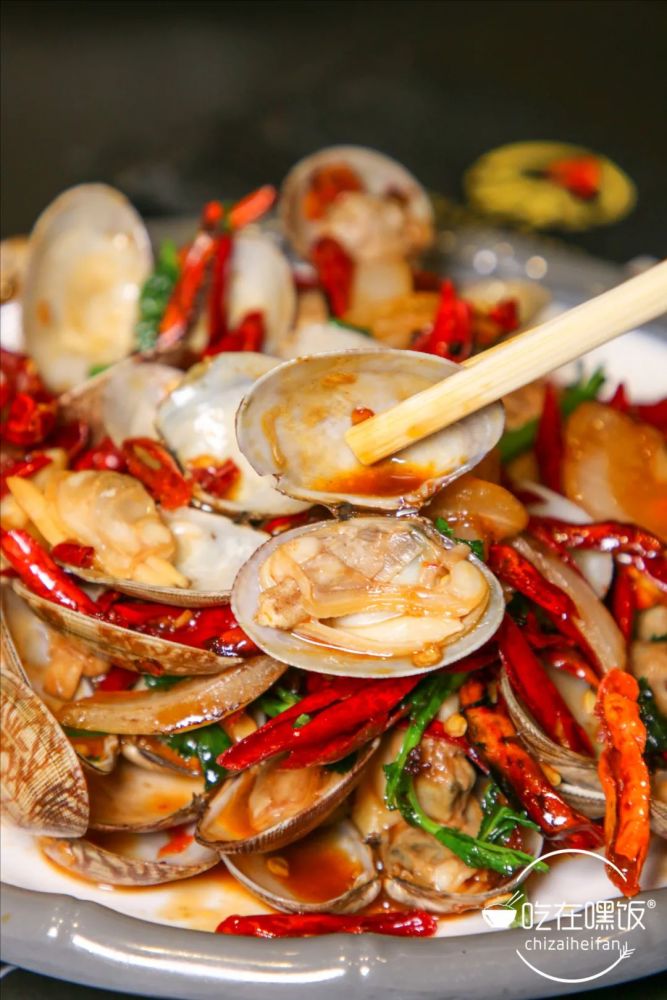 又是一道下酒必备小菜.大开口的蚬子足见新鲜.