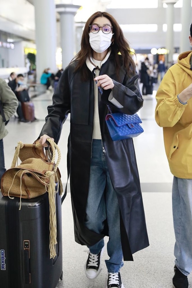 姐姐好刚!刘雯与彪马解约后现身酷飒有型 甩发疾走超有范儿_腾讯新闻