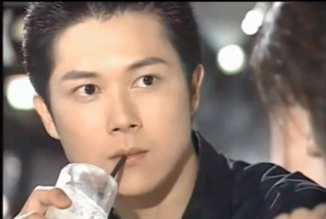 他曾是知名演员因患病上厕所都困难46岁未婚却有4个娃