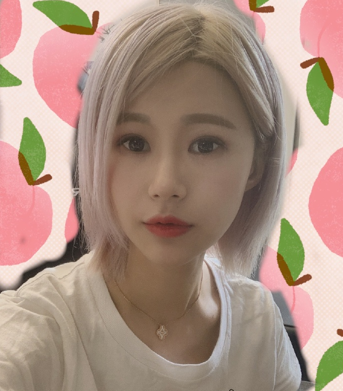 昔日lpl花旦苏小妍晒自拍 粉丝:这就是微笑一直单身的理由?