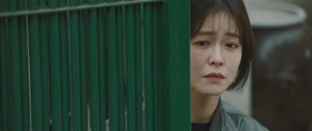 韩剧《窥探》:踩老鼠的女学生就是崔洪珠,她不会是朴警官的女儿