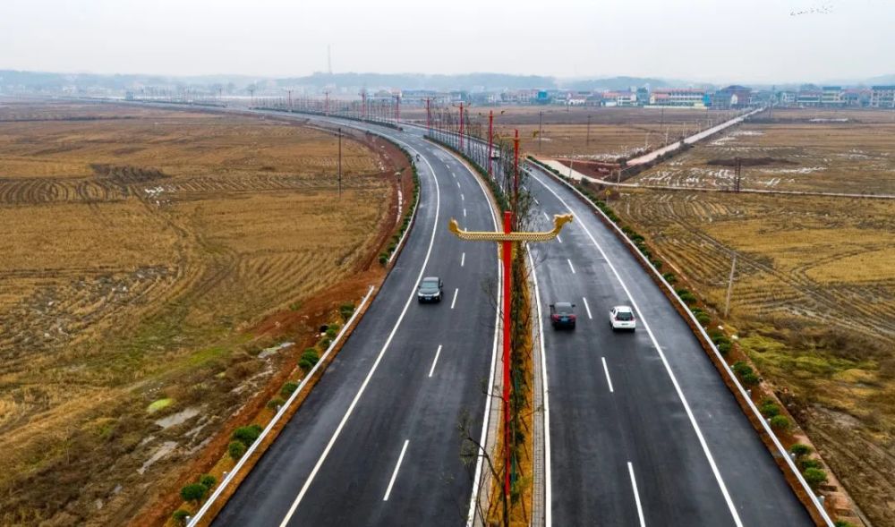 2公交优先■大招5:完成城陵矶新港区公交始末站建设,启动木里港,湖滨2