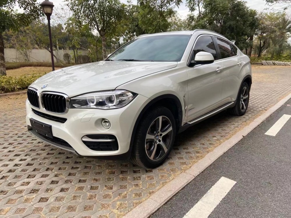 18年宝马x6仅售31万时尚硬朗的外形动感又不失优雅