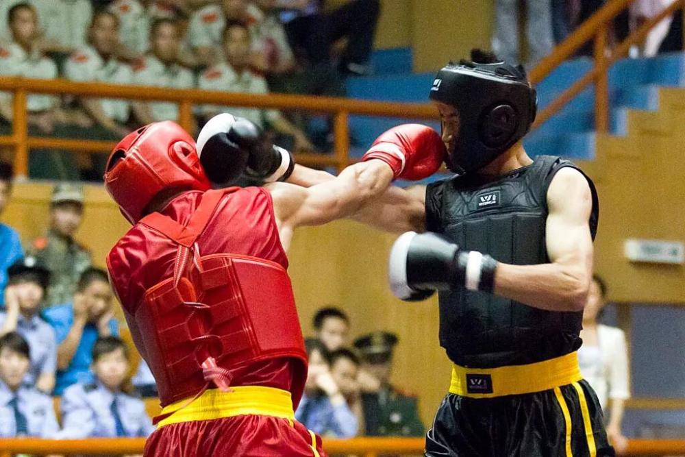 答拳迷:散打要练到一人打过四五个普通人,需要几年?_腾讯新闻