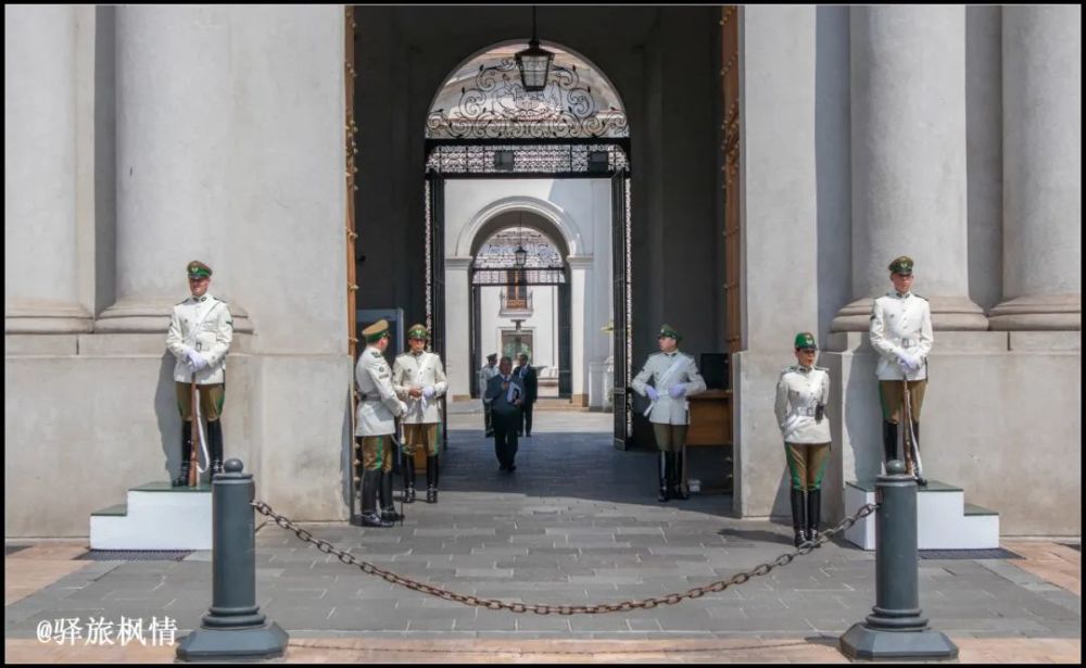 拉莫内达宫见证了血腥的一幕,在美国军情局的支持下,智利军队悍然发动
