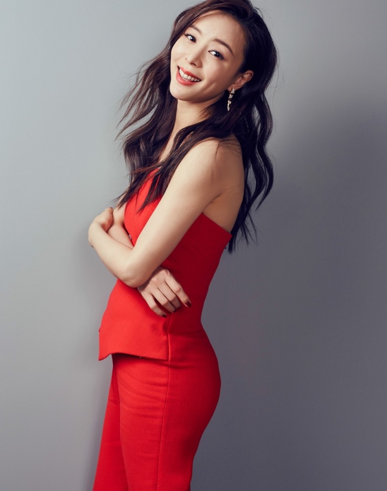 满满的女王范穿搭