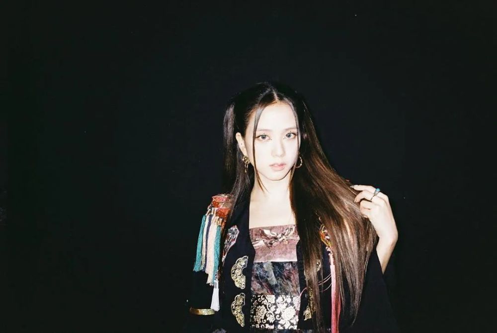 jisoo金智秀韩服大家闺秀