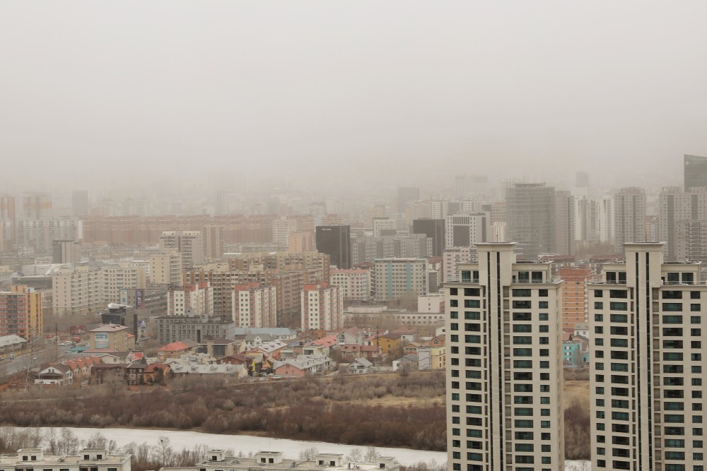 (国际)蒙古国强沙尘暴和暴风雪天气逐渐