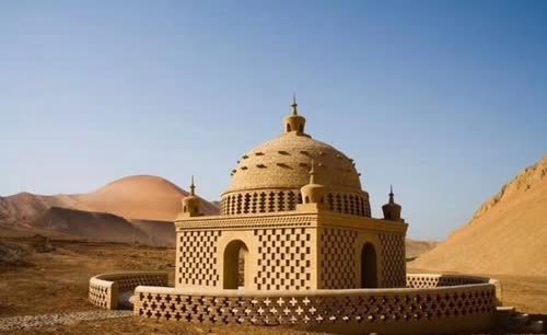 鄯善国依附哈密国,哈密国依附清朝,1605年,清朝为了维护统治,正是封玉