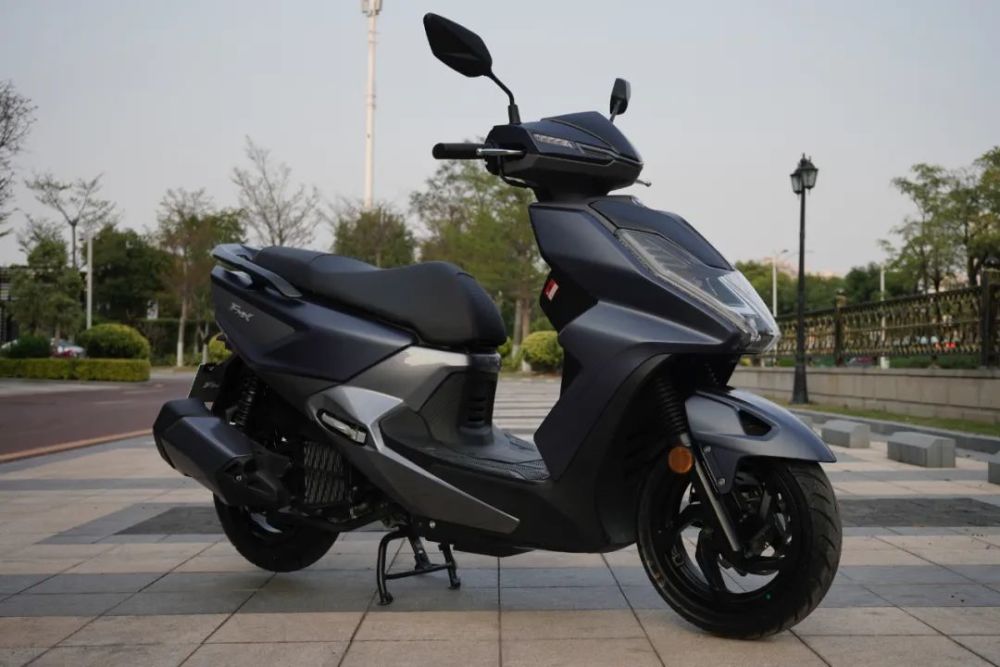 5,crox rx0611800元6,cruisym 1500618800元