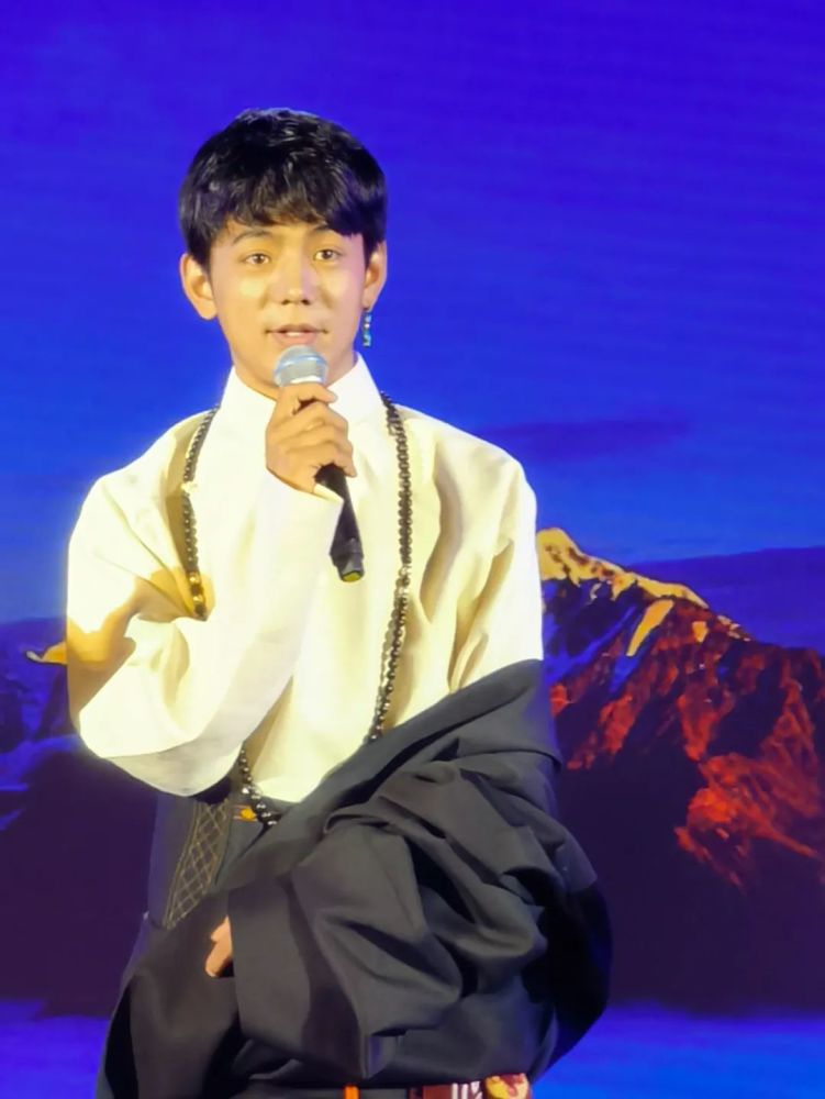 今晚 丁真现身中山 腾讯新闻