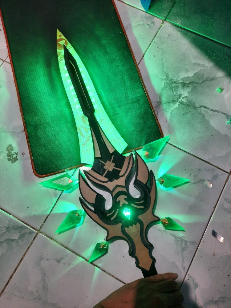 原神这把自制绿枪会发光技术力拉满完美还原游戏的艺术品