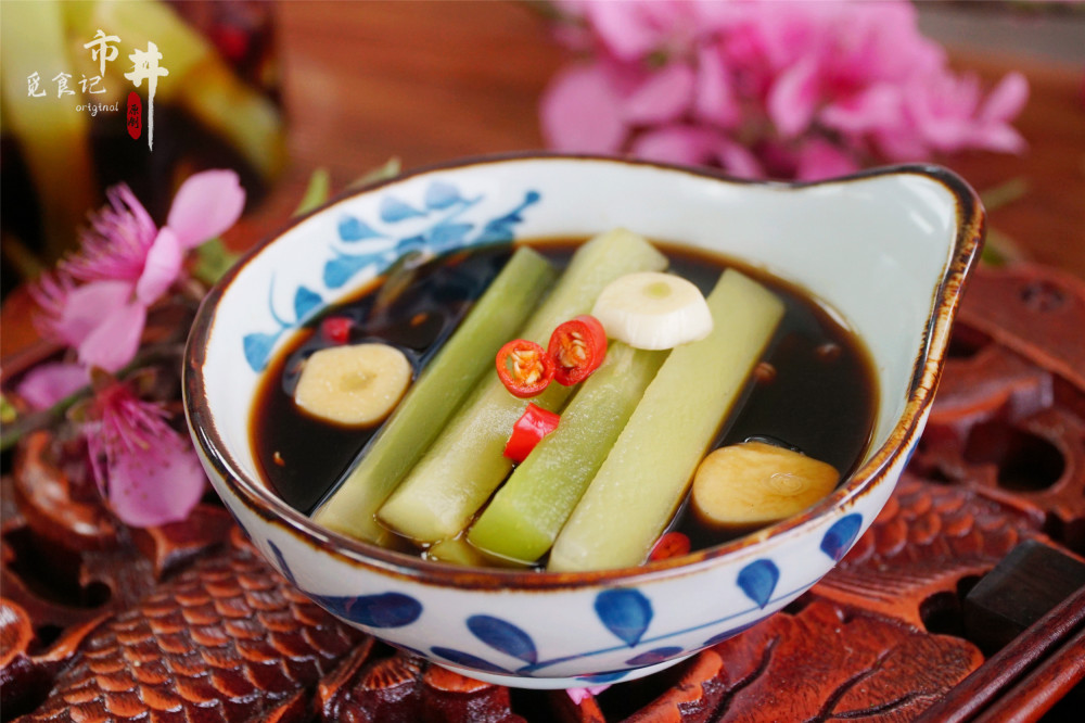 春天醃鹹菜蘿蔔黃瓜味道差遠了醃這春菜正是季節嘎嘣脆