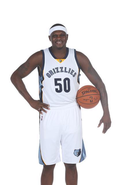 扎克兰多夫是不是唯一一个在季后赛打爆邓肯的大前