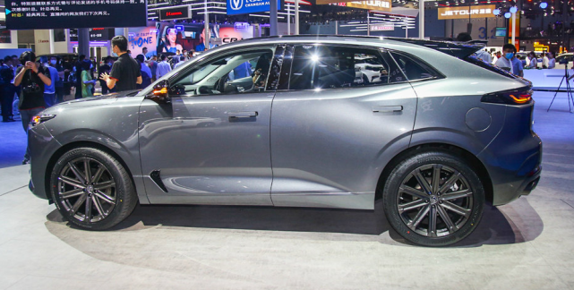 长安uni-k麋鹿测试两次翻车!准车主:还能买吗?