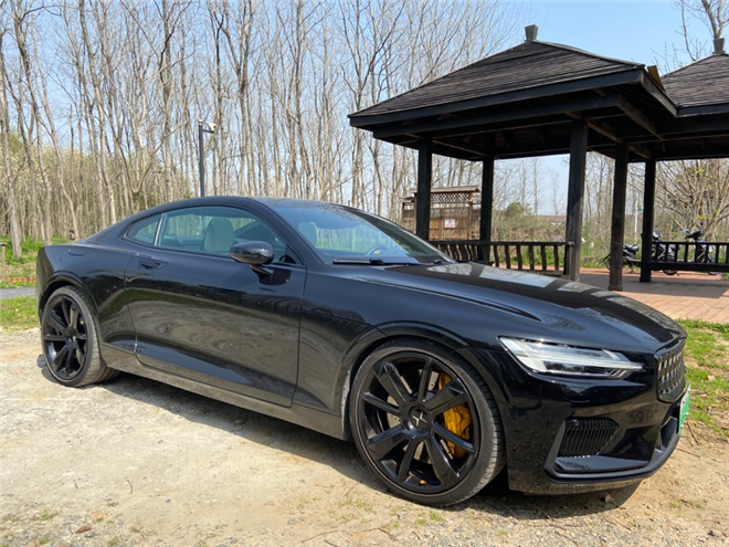 这款gt轿跑是真正的"西装暴徒"!_腾讯新闻