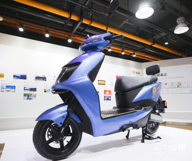 雅迪发布全新冠能2.0系列电动车!