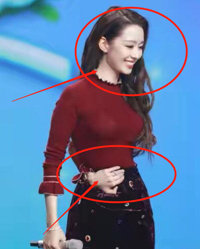 吉娜产子两月后首露面与素人合照颜值依旧在线生图下的腰围我却看愣了