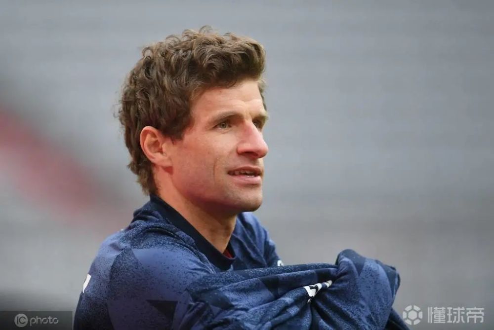 穆勒瓜帅每次训练都会揍我们还会给我制定很多计划