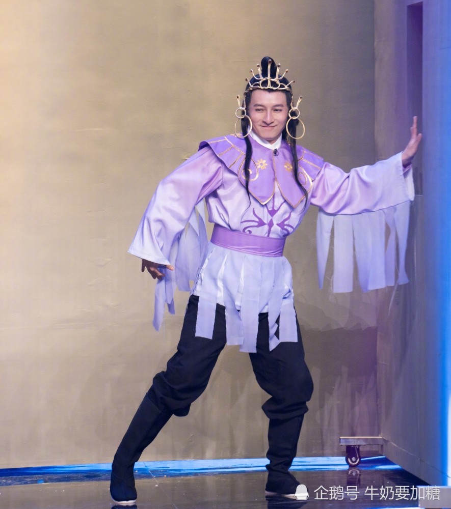 获头艺人称号的李维嘉百变大咖秀造型太搞笑