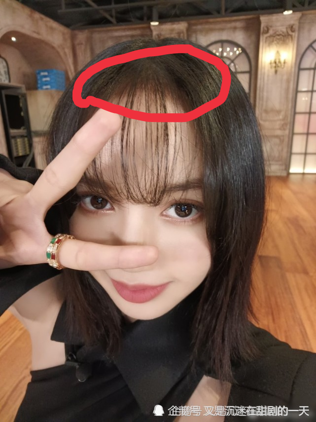 Lisa发自拍美照 感谢大家的祝福 而照片上的她却暴露了娱乐圈女明星的 通病 腾讯新闻