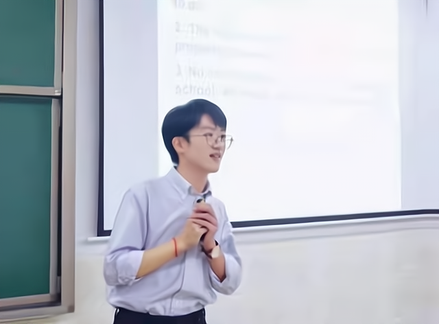 广东科技学院男英语老师神似白敬亭网友比招生简章有用