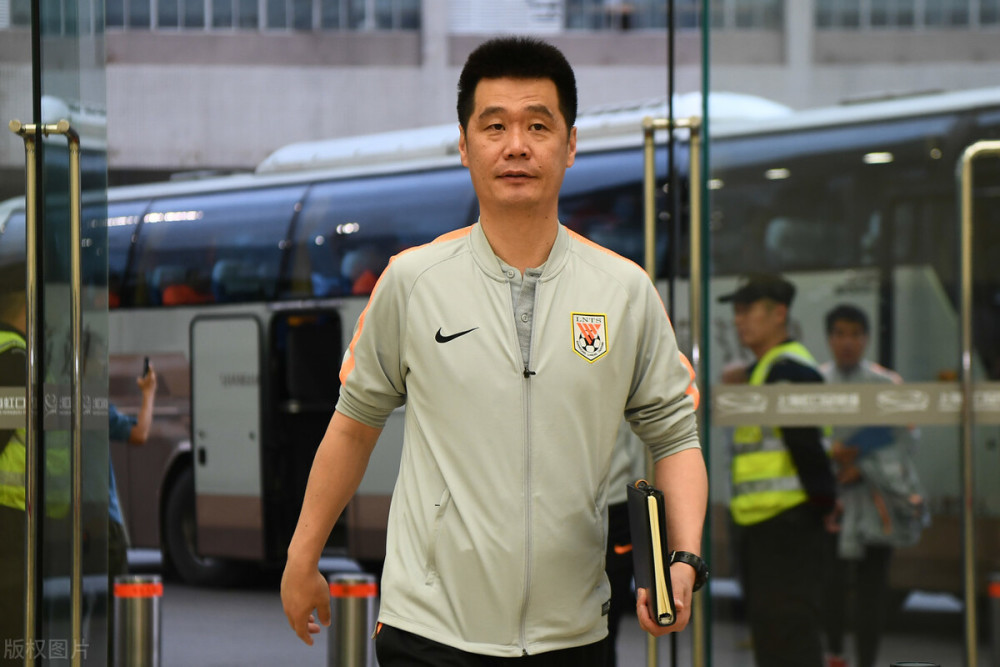 点赞李霄鹏的重要帮手到来武汉卓尔后防无忧敢在中超干一场