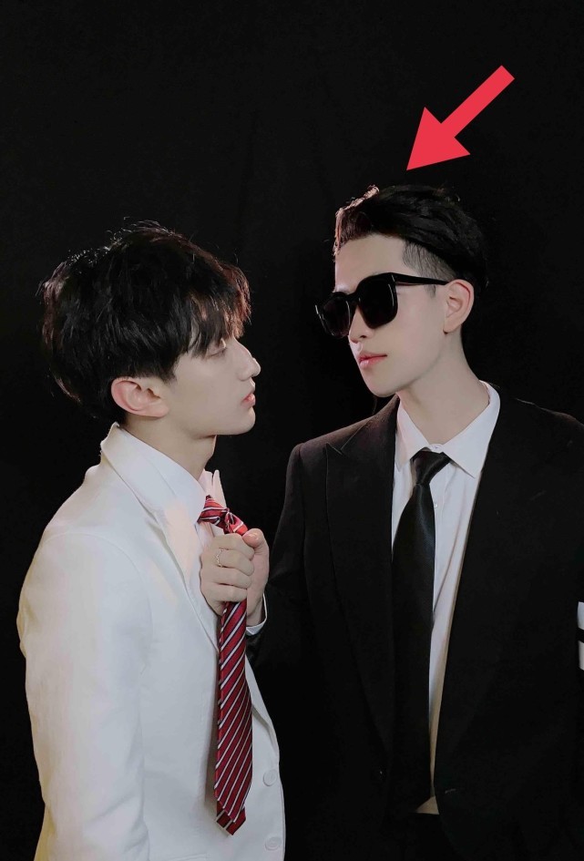 霸总林锡为啥不露脸看见超高发际线后网友和贝勒爷邵雨轩太像了