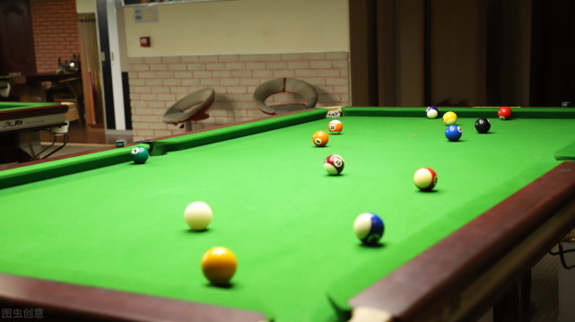 斯诺克选手能吊打九球或者八球选手吗