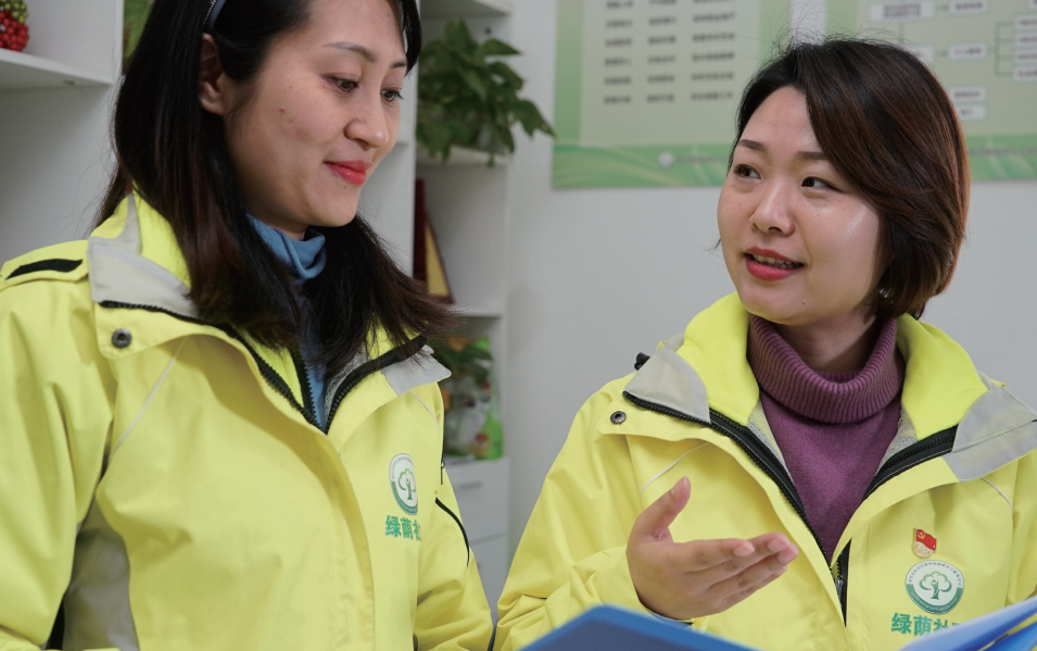 今晚2130让我们一起见证最美社会工作者