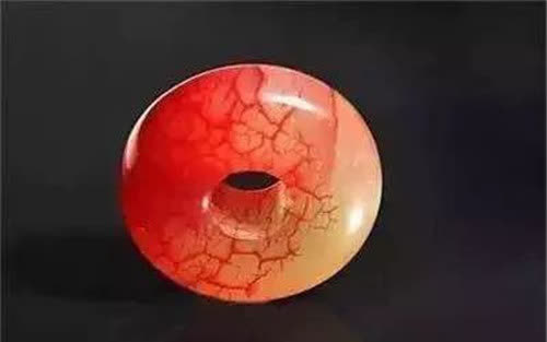 马未都:文物贩子为造出"血玉",将玉放活羊腿中,3年后再取出