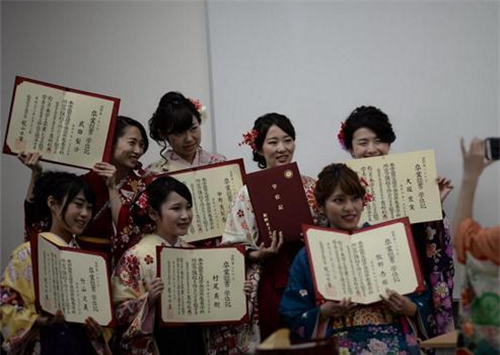 日本大小姐学校学生皆名媛出过2任皇后毕业还介绍对象