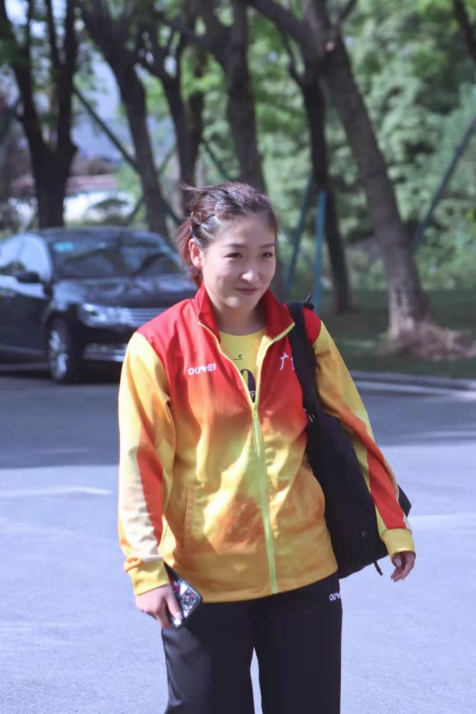 刘诗雯最新近照,笑靥如花,像邻家姑娘惹人喜爱,撑起女队大旗!