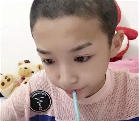 网红艾比转性成功曾因上女厕备受争议大量旧照曝光