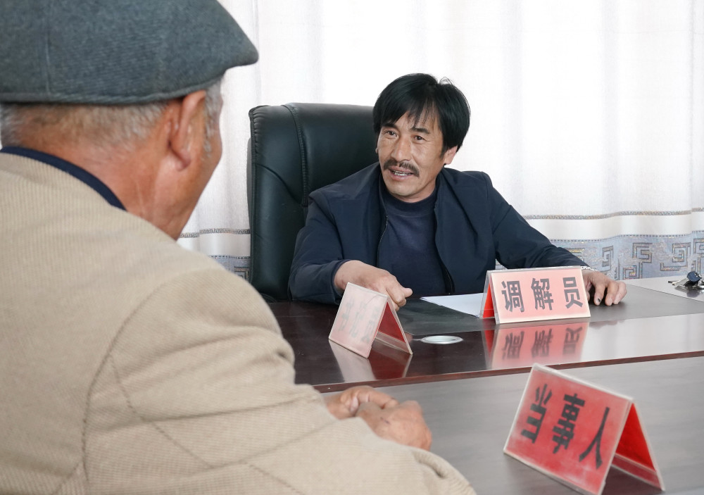 法治河北青龙村里建起法庭工作室