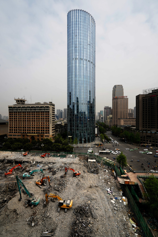 历时128天成都老牌商业地标茂业百货地面建筑28日拆除完毕