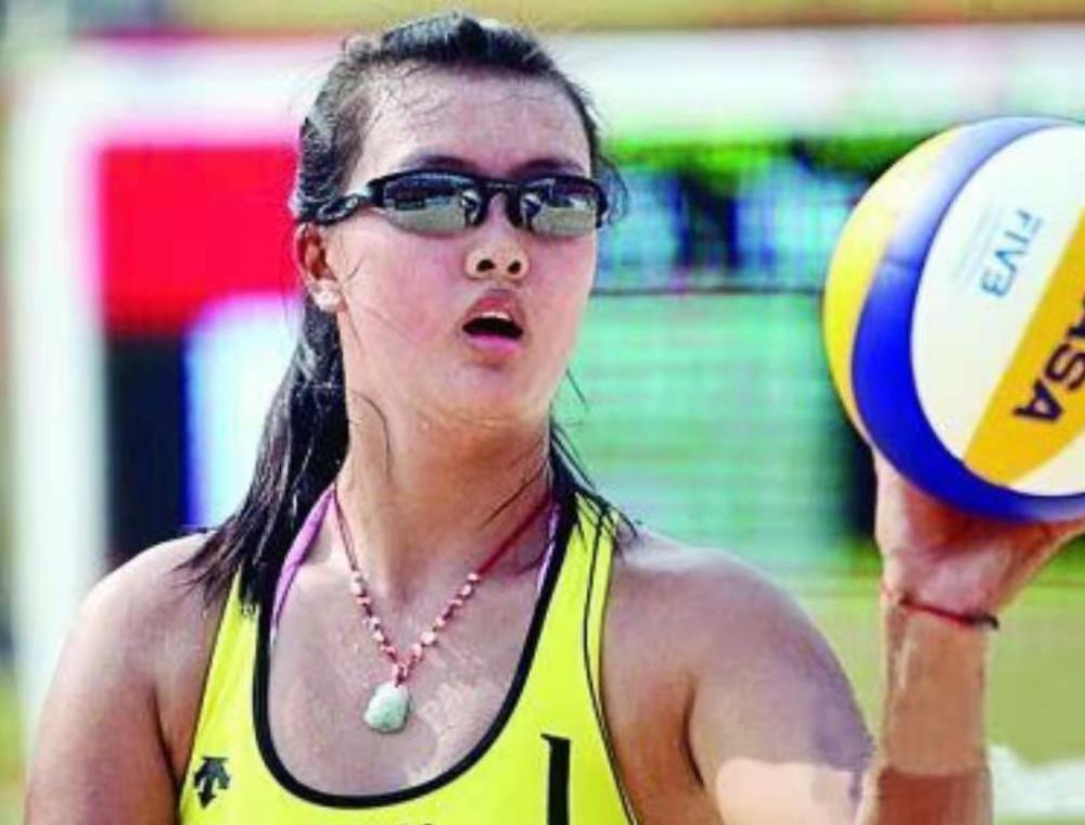 搭档张圆圆拿下了许多亚洲级别的冠军,18岁那年,正是张常宁在沙滩排球