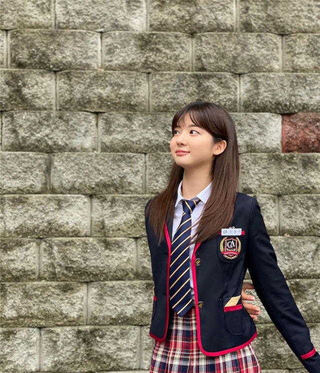 妹子图最美校园小姐姐赵秀敏纯情正妹穿上小洋装
