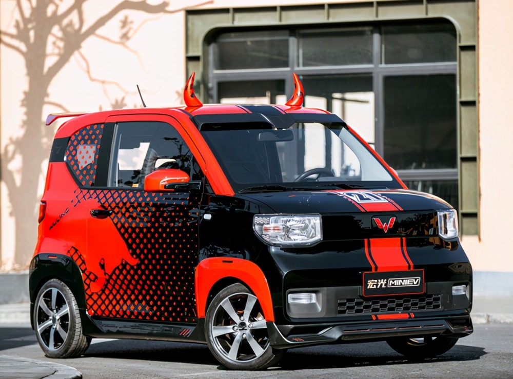 小姐姐专属座驾五菱宏光miniev马卡龙驾到你心动了吗