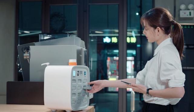 有人借充电宝1天竟花掉99元,网友:再买一个也够了|怪兽充电|蔡光渊|小