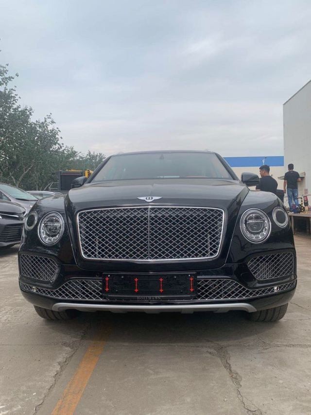 宾利添越美规版平行进口车型展示老美对配置要求好是很高的