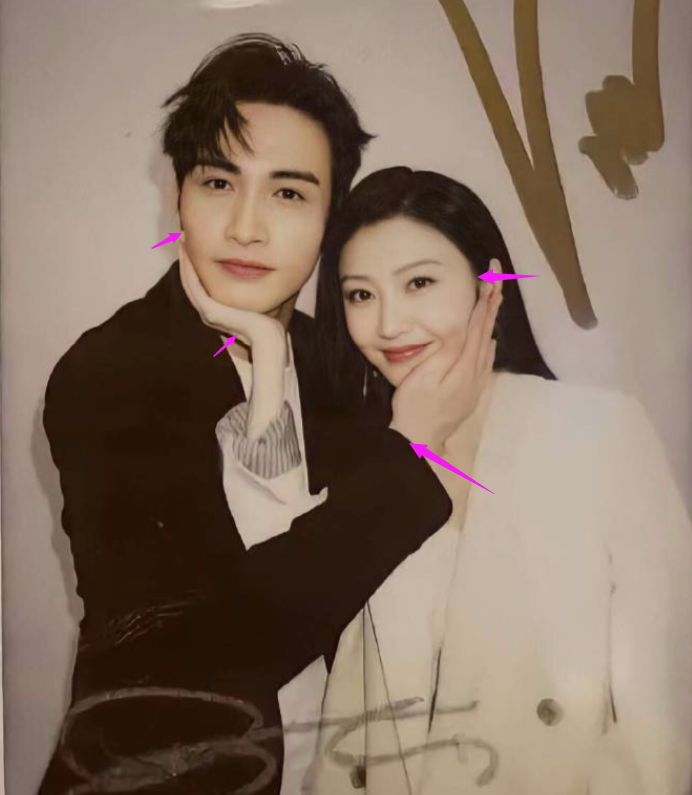 张彬彬景甜同框像开大头特效,牵手被调侃:别掰断了_腾讯新闻