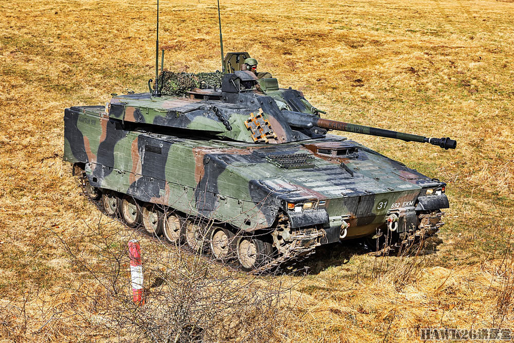 爱沙尼亚陆军精锐赴丹麦演习二手cv90步兵战车酷似小坦克
