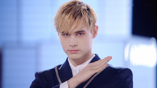 利路修二公支拍太高能本色出演在逃丧尸观众笑得合不拢嘴